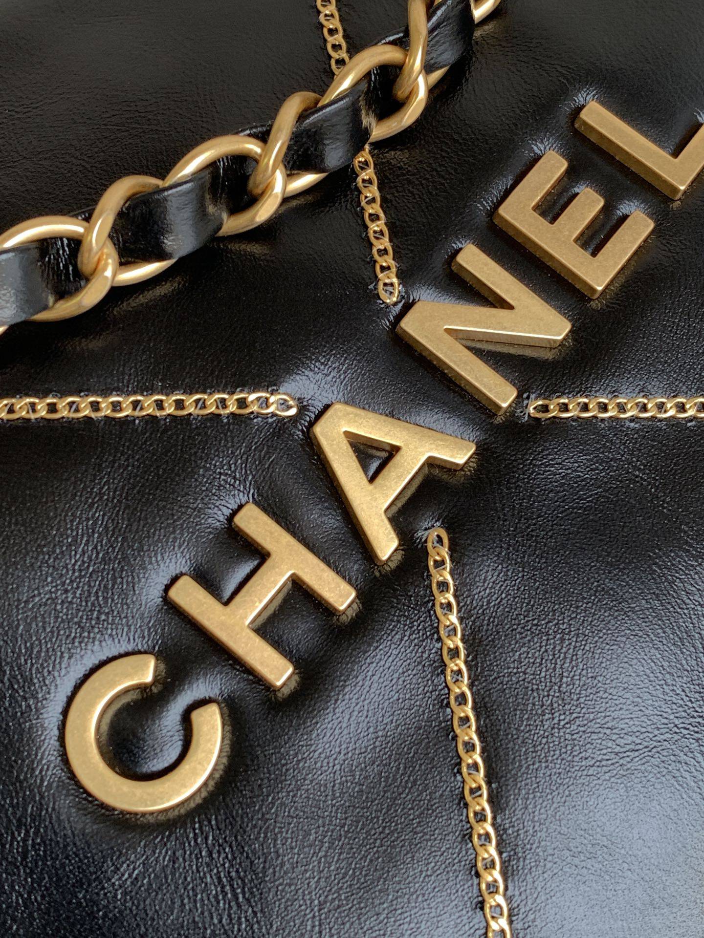 Chanel 22 Handbag 23B Shiny Calfskin Black Chain Quilt 35 x 37 x 7 cm
